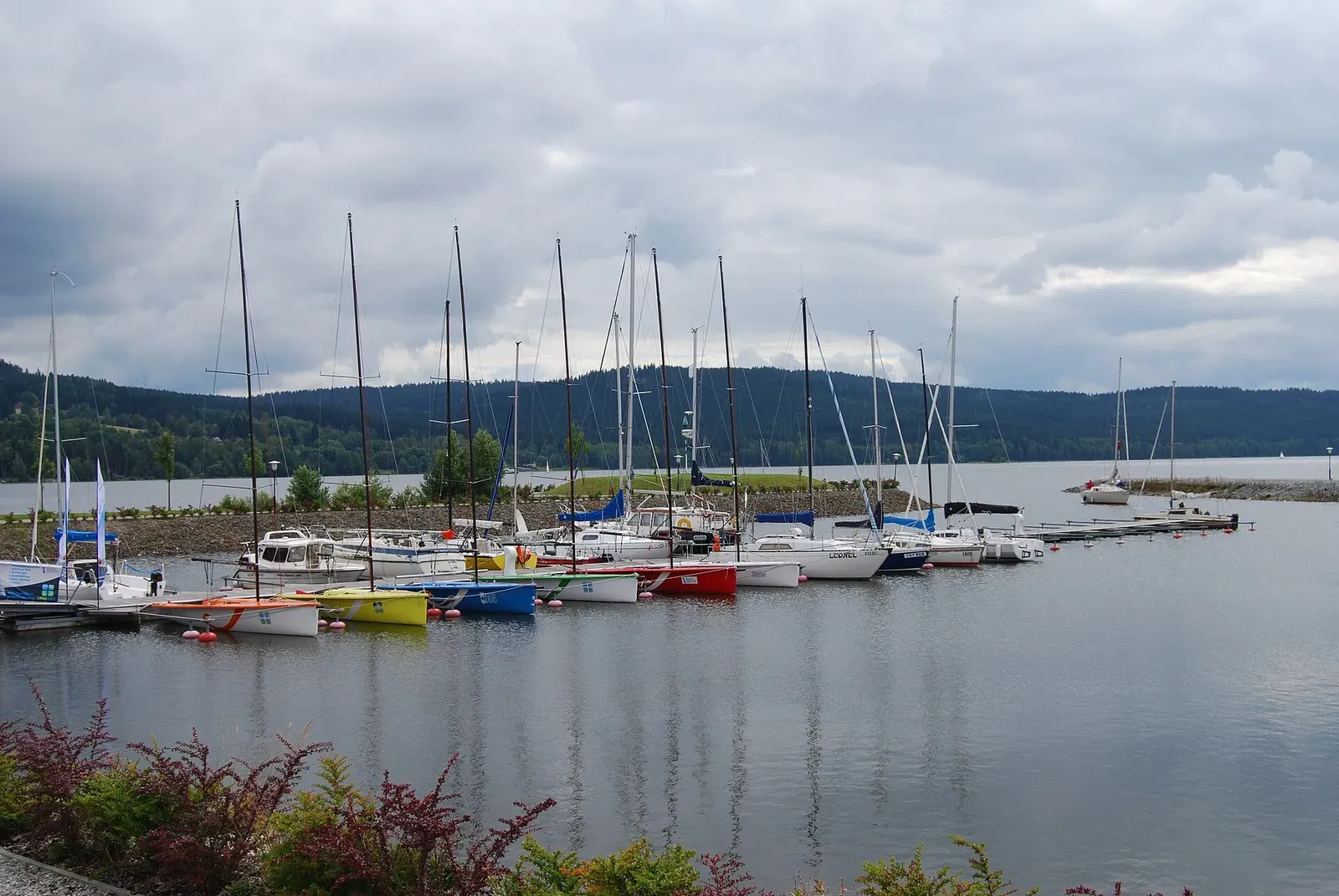 Pohled na část kotviště z Maríny. Lipno nad Vltavou. Okres Český Krumlov. Česká republika. Lipno nad Vltavou 1