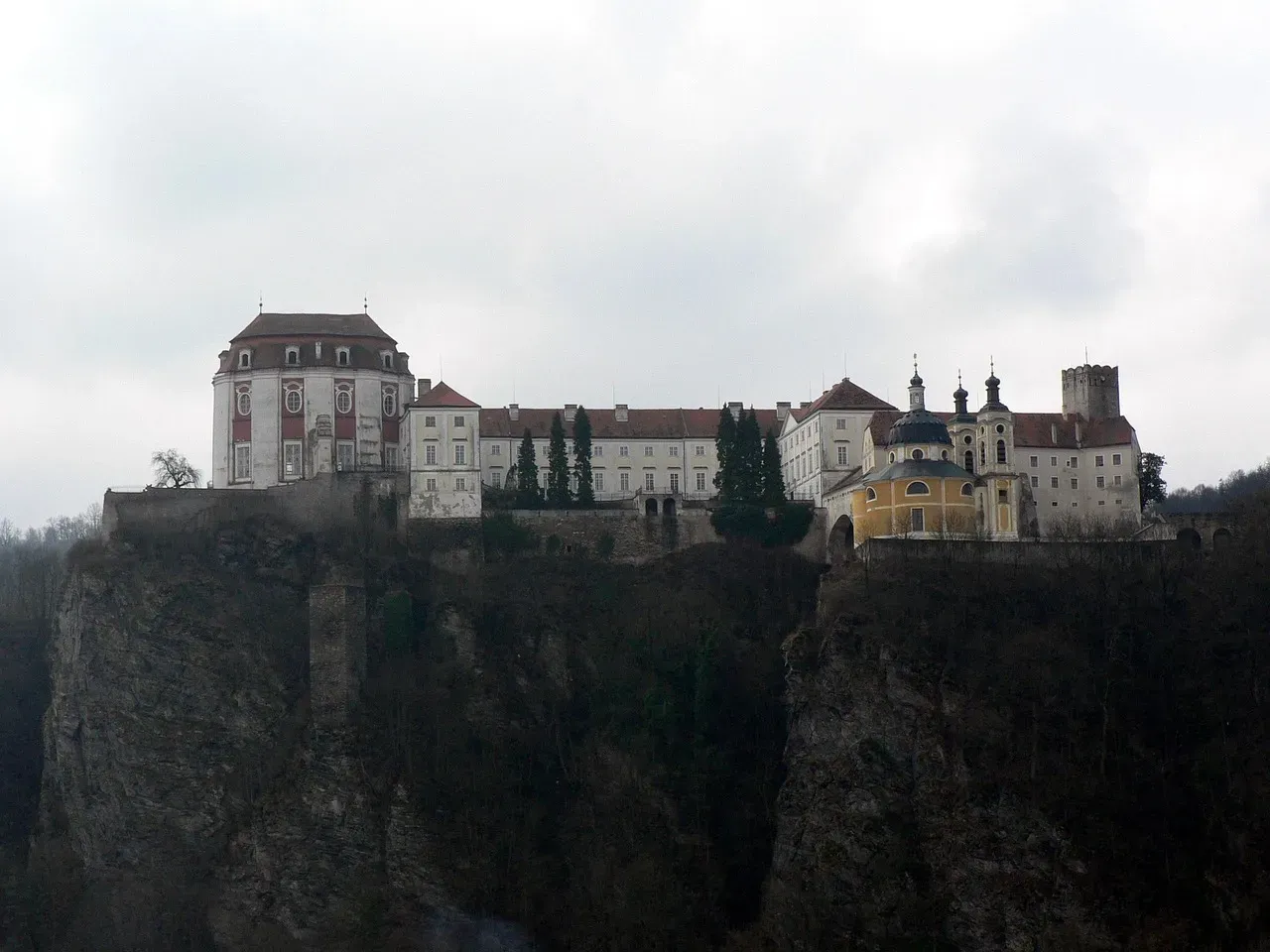 czechia, vranov nad dyjí, castle, mountain, nature, palac, hisorical, royal