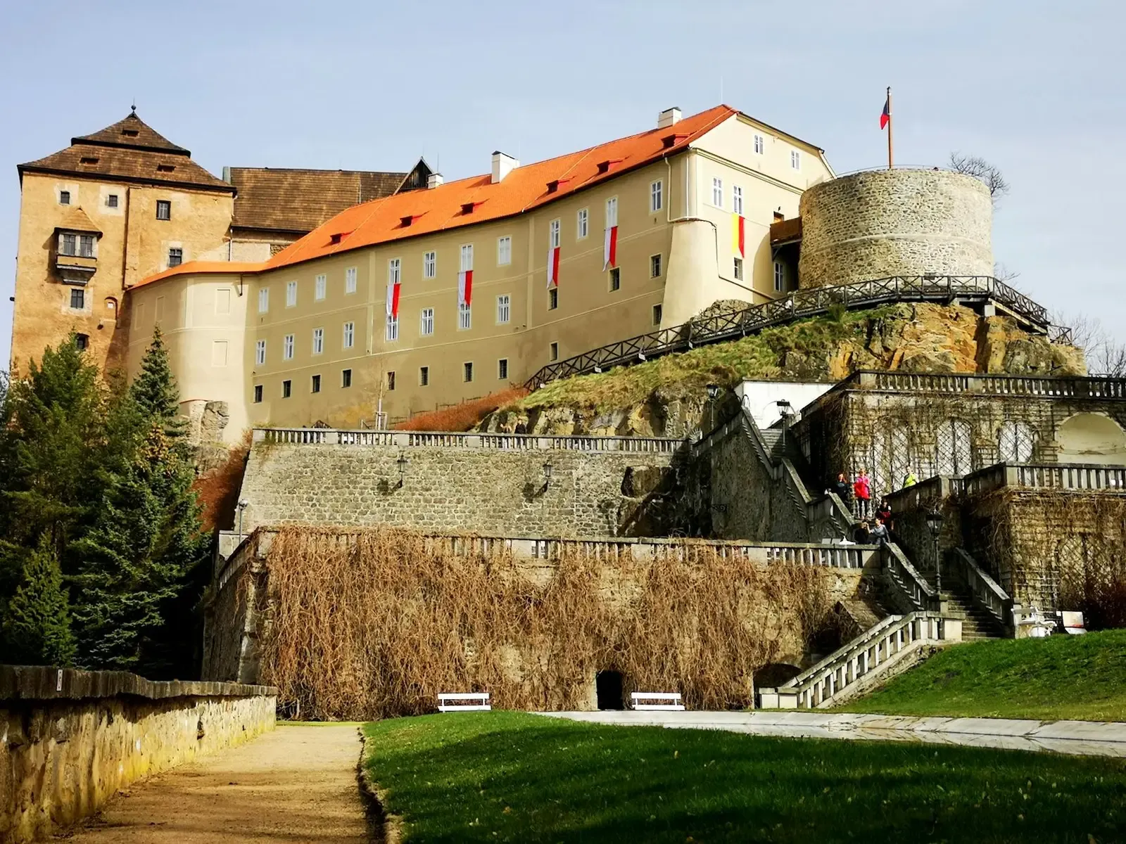Explore the stunning architecture and lush surroundings of the historic State Castle Bečov in the Czech Republic.